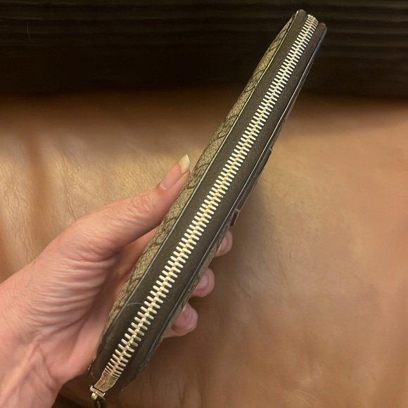 GUCCI Coated Canvas Leather Large Zip Around Wallet BEAUTIFUL - Picture 7 of 14